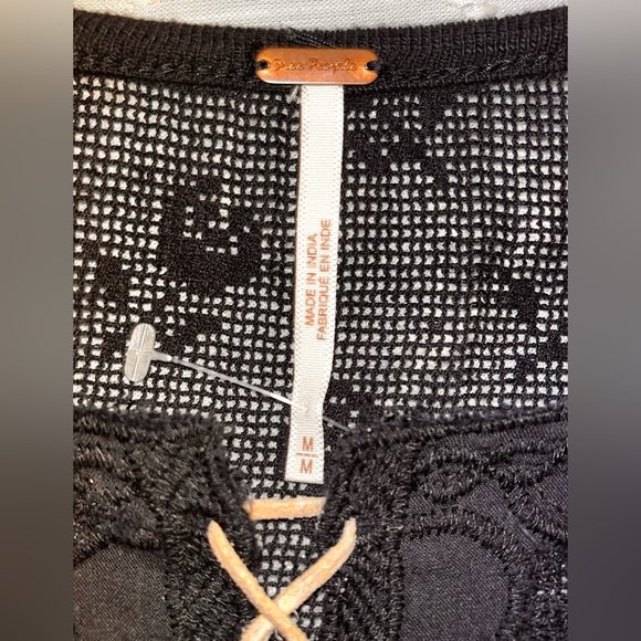 🌺 Free People Lace Black Top- Size M - Picture 5 of 8